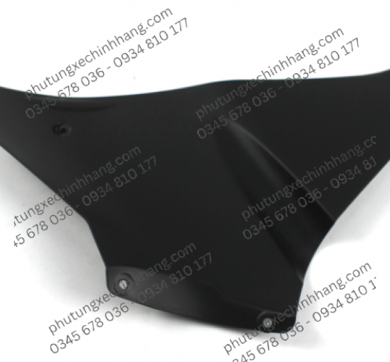 nhua-nham-yem-phia-trong-gsx-r150